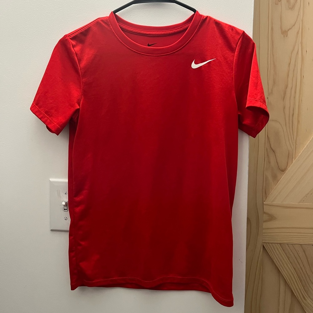Red nike dri-fit tee